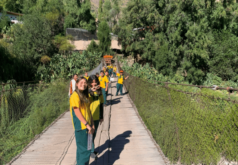 Visita educativa: Colegio San Felipe Diácono se conecta con la fauna nativa en Refugio Animal Cascada